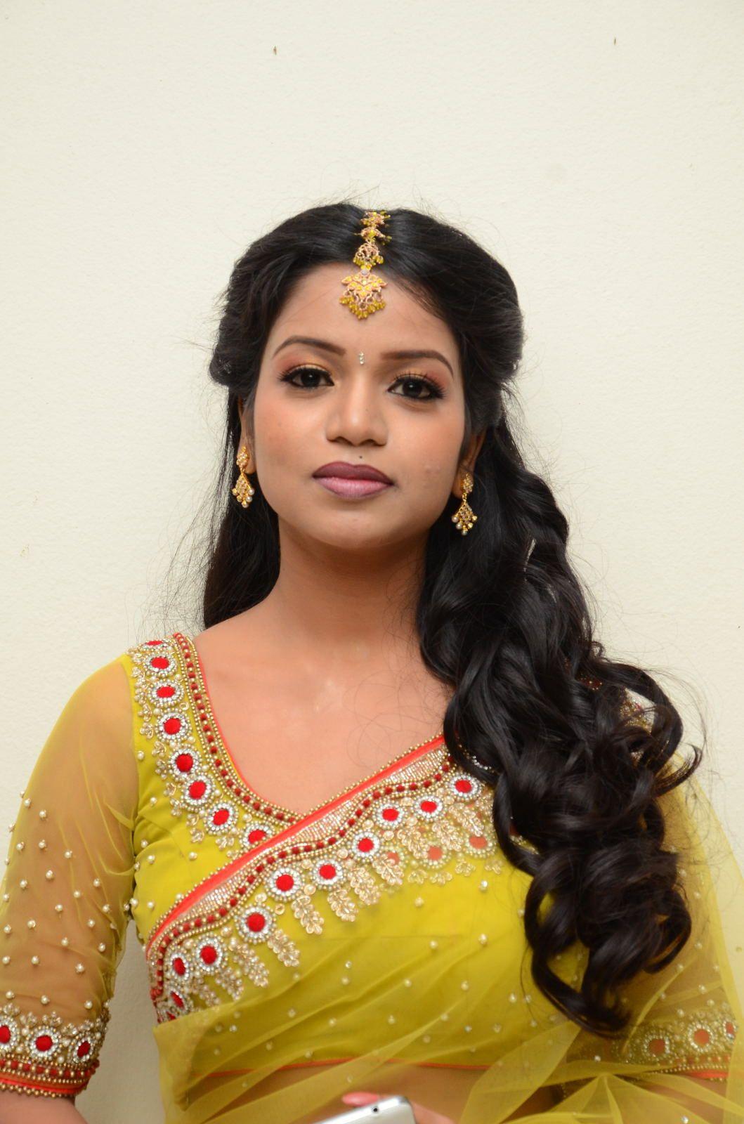 Bhavyasri Sexy Saree Pics