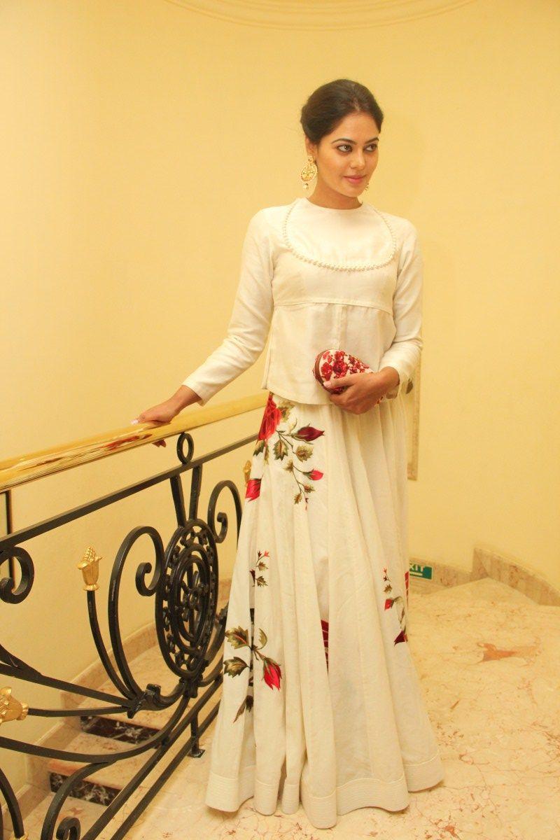 Bindhu Madhavi New Pics