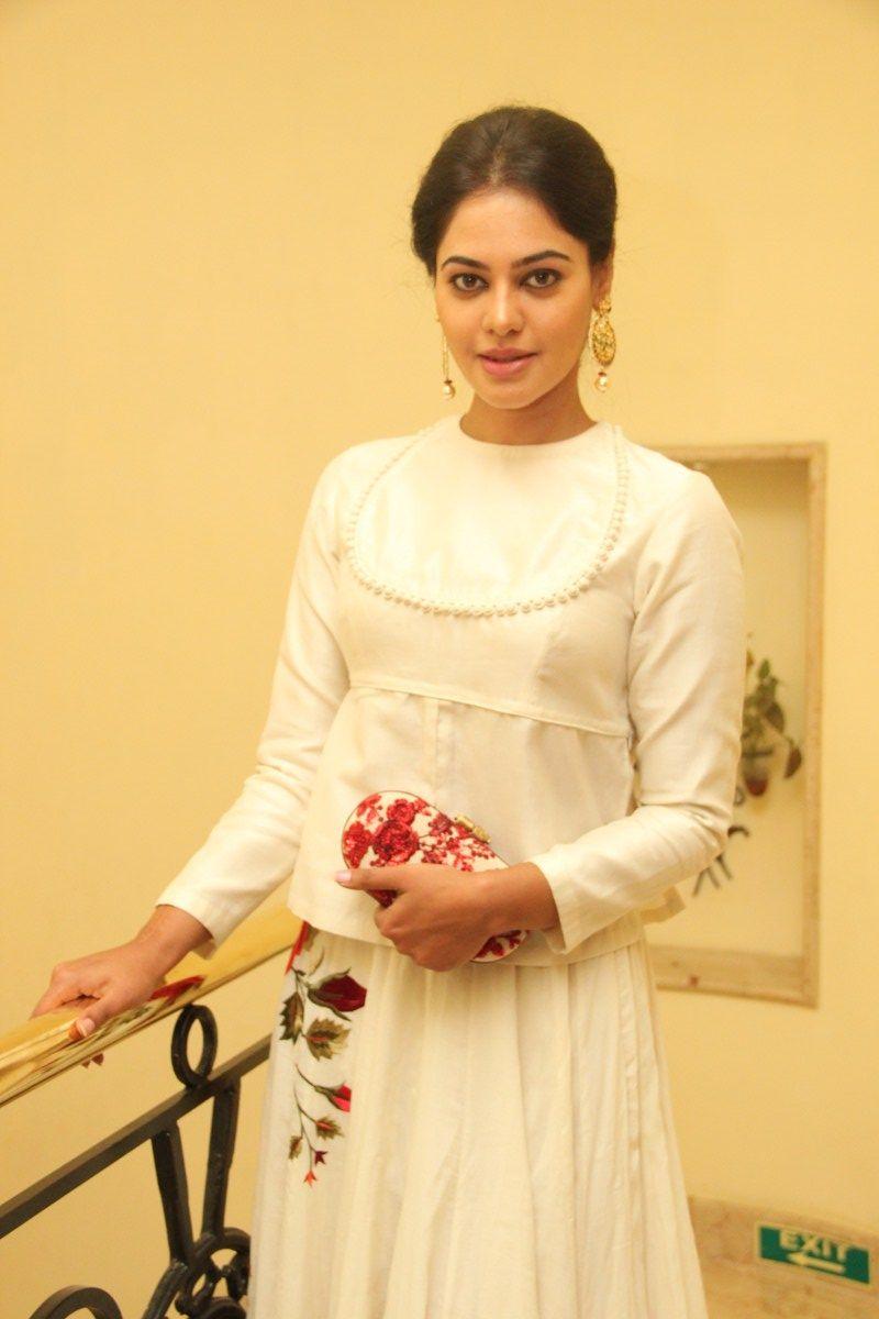 Bindhu Madhavi New Pics