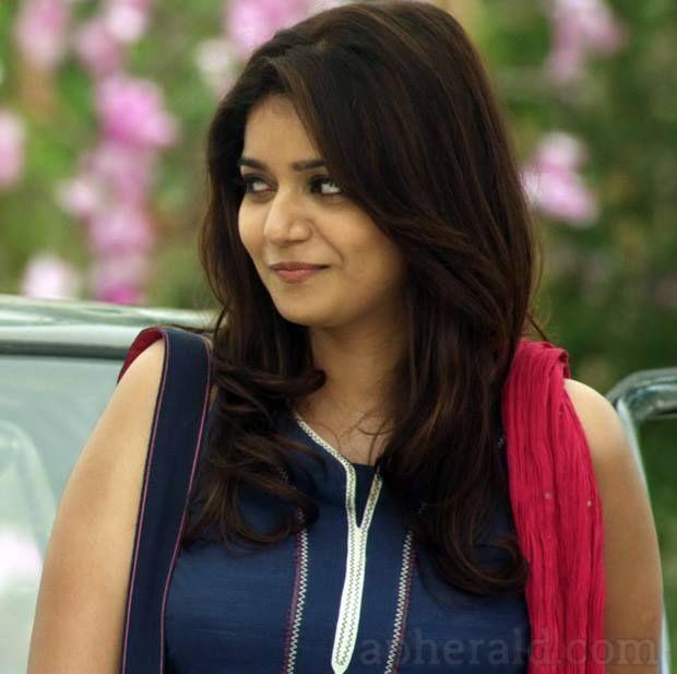 Colours swathi Rare Pics