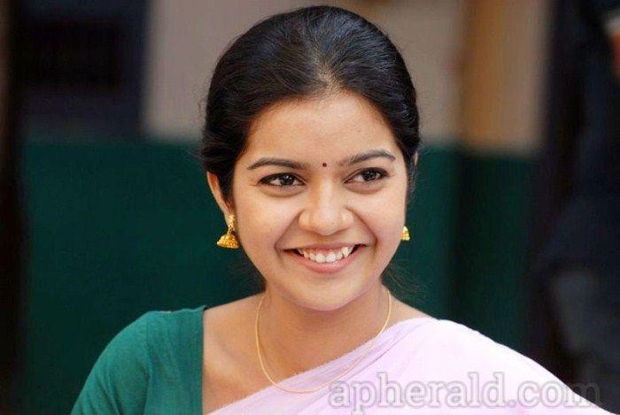 Colours swathi Rare Pics