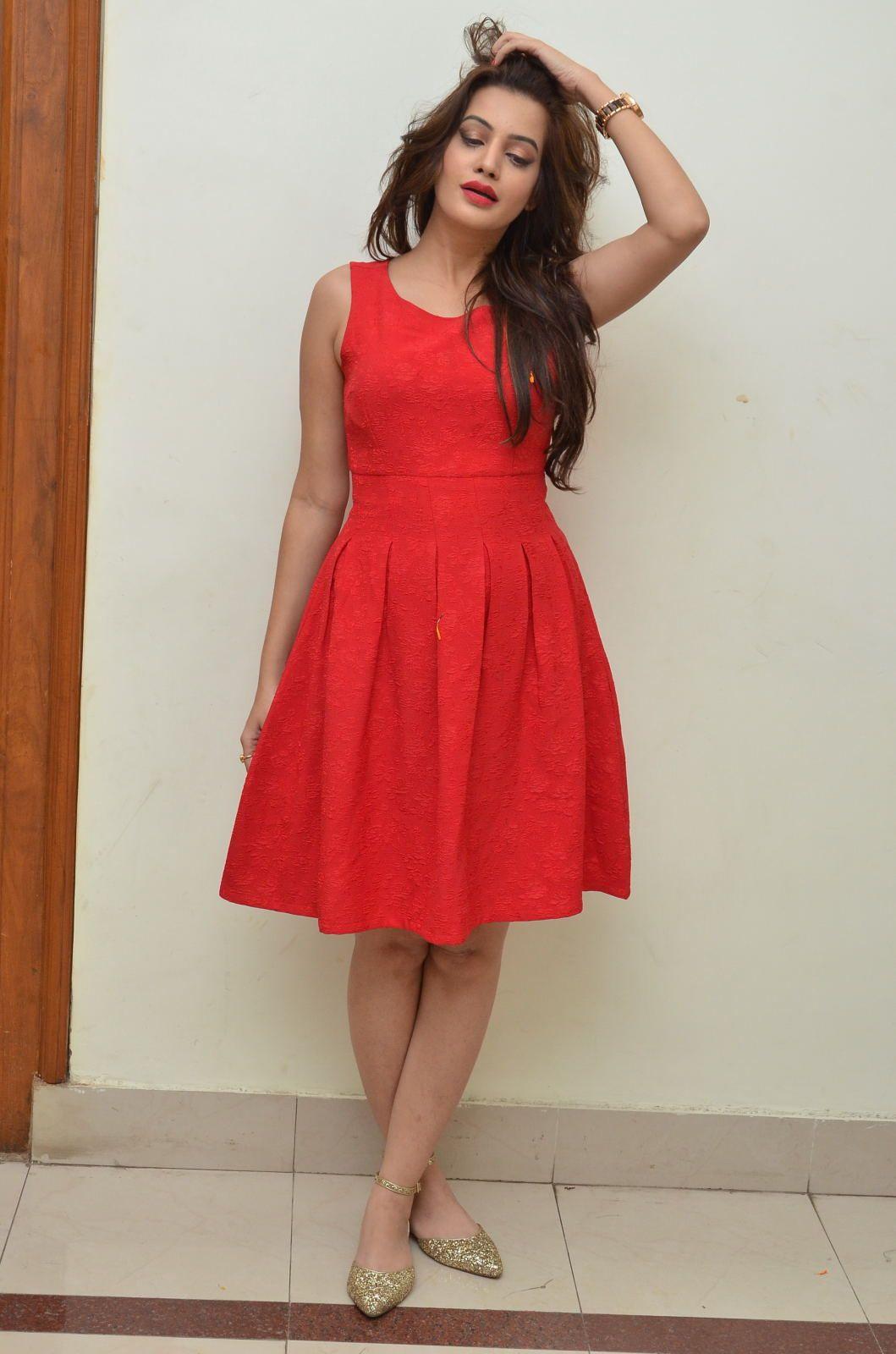 Deeksha Panth Sexy Pics