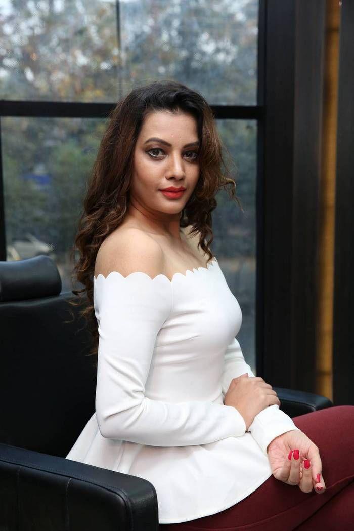 Diksha Panth Latest New Pics