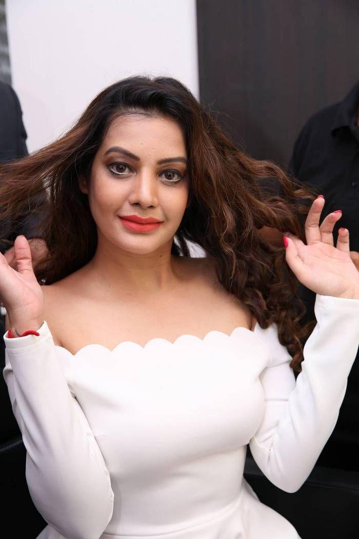 Diksha Panth Latest New Pics