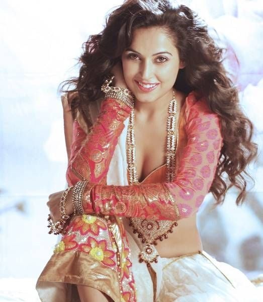 Disha Pandey latest hot navel pics