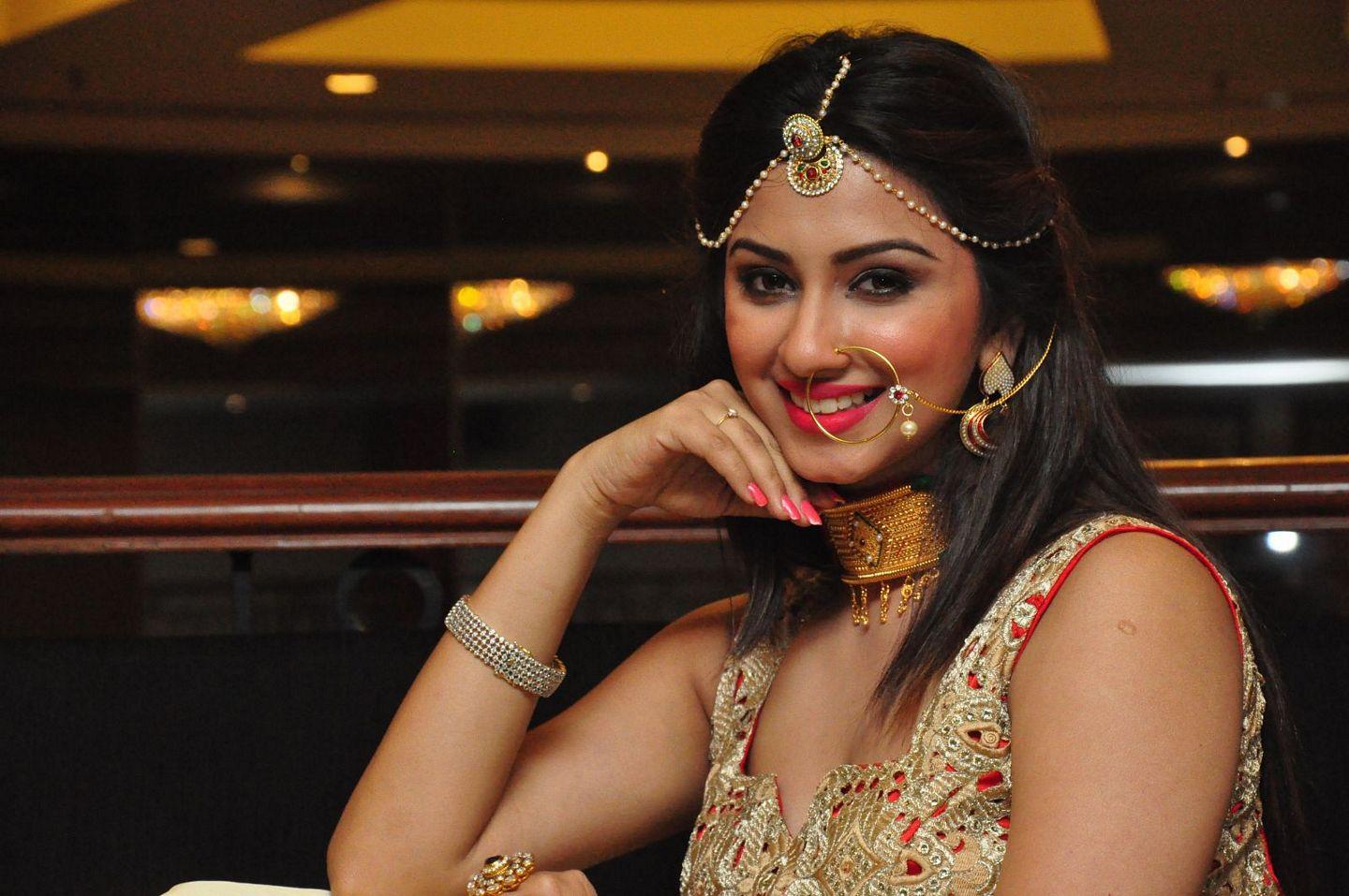 Eshanya Photos