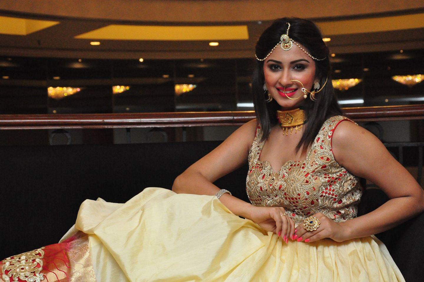 Eshanya Photos