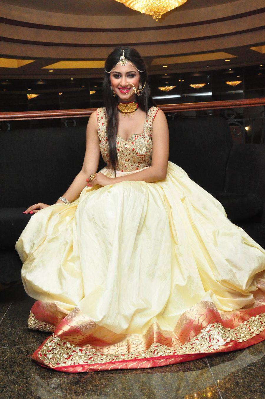 Eshanya Photos