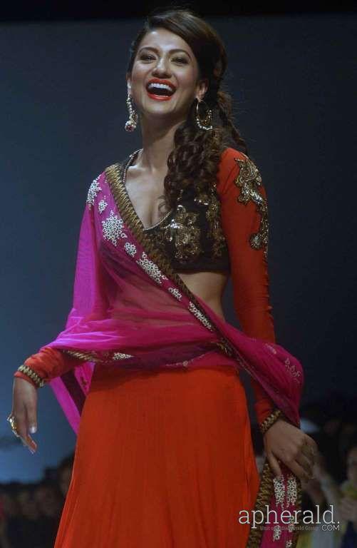 Gauahar Khan Cute Photos