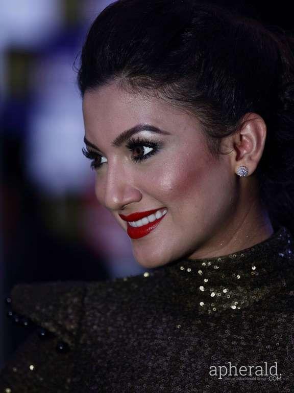 Gauahar Khan Cute Photos