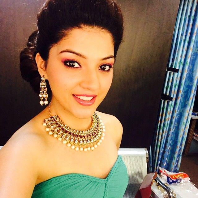Gorgeous Beauty Mehreen Kaur Rare & Unseen Photo Stills