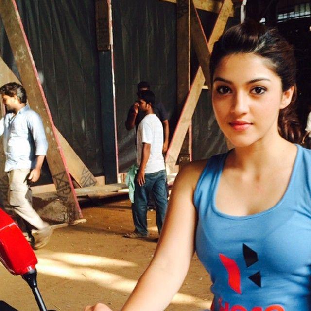 Gorgeous Beauty Mehreen Kaur Rare & Unseen Photo Stills