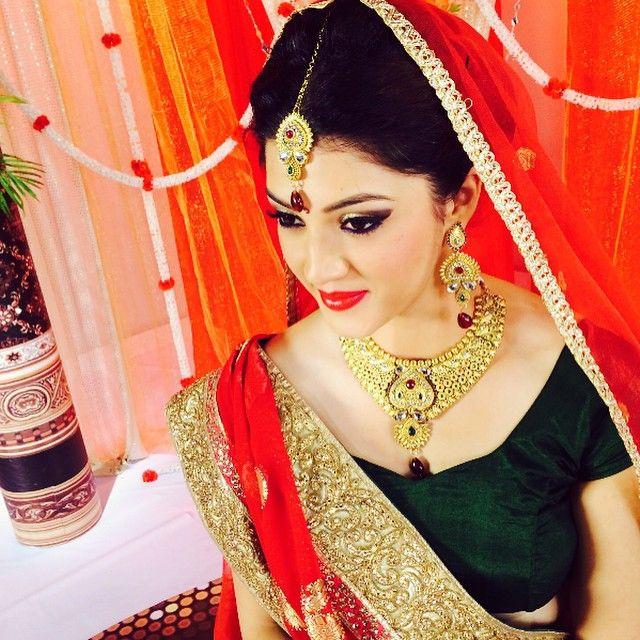 Gorgeous Beauty Mehreen Kaur Rare & Unseen Photo Stills