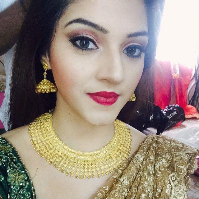 Gorgeous Beauty Mehreen Kaur Rare & Unseen Photo Stills