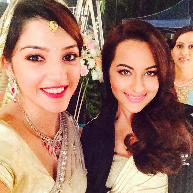 Gorgeous Beauty Mehreen Kaur Rare & Unseen Photo Stills