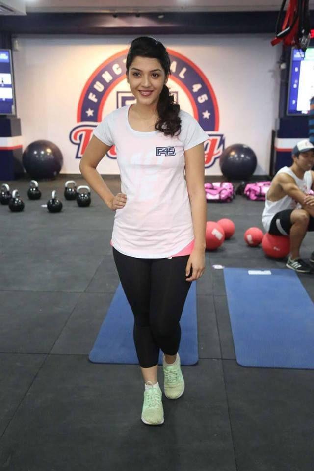 Gorgeous Beauty Mehreen Kaur Rare & Unseen Photo Stills