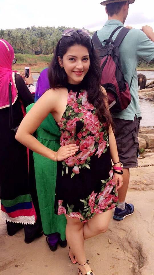 Gorgeous Beauty Mehreen Kaur Rare & Unseen Photo Stills
