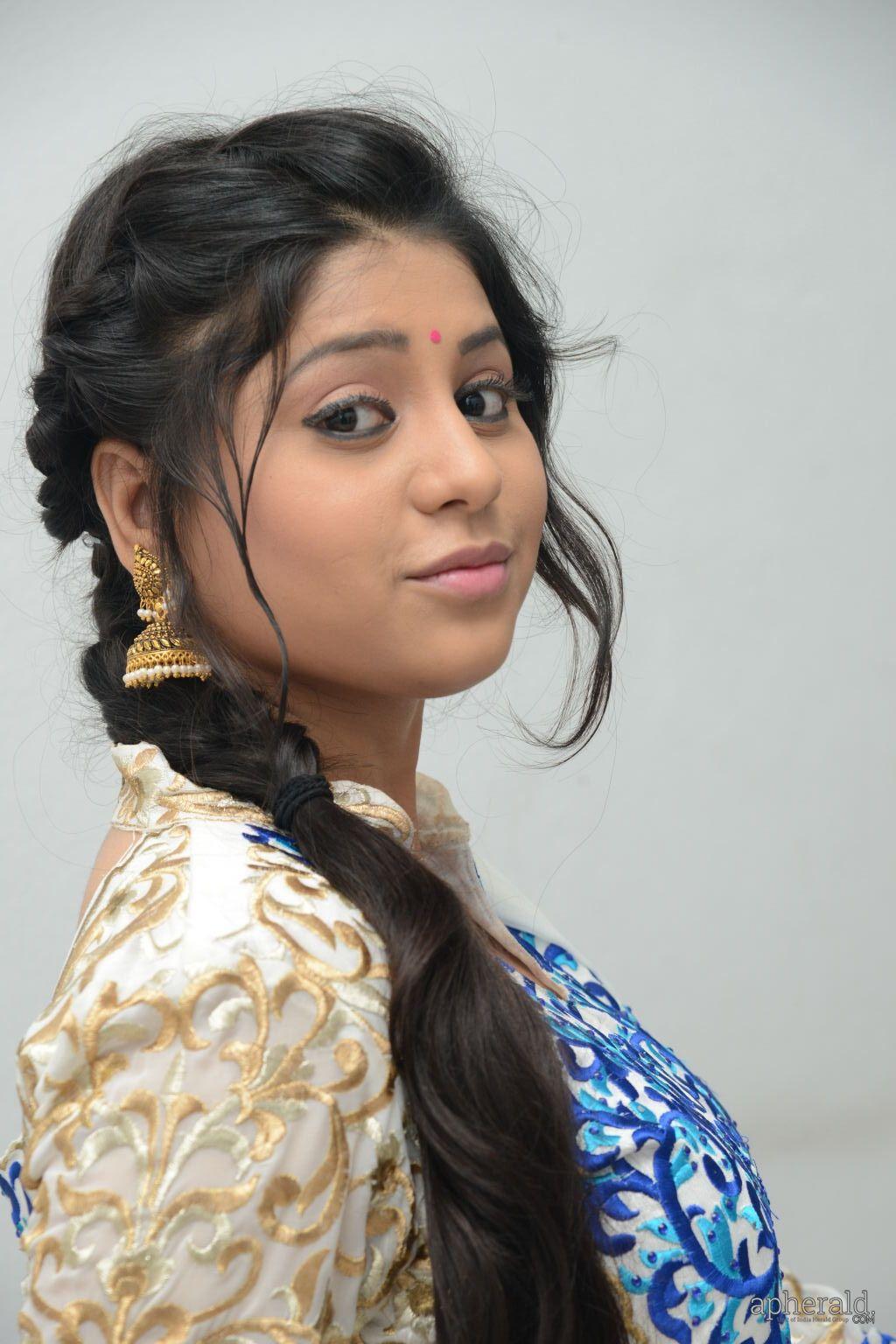 Hamida Cute Pics