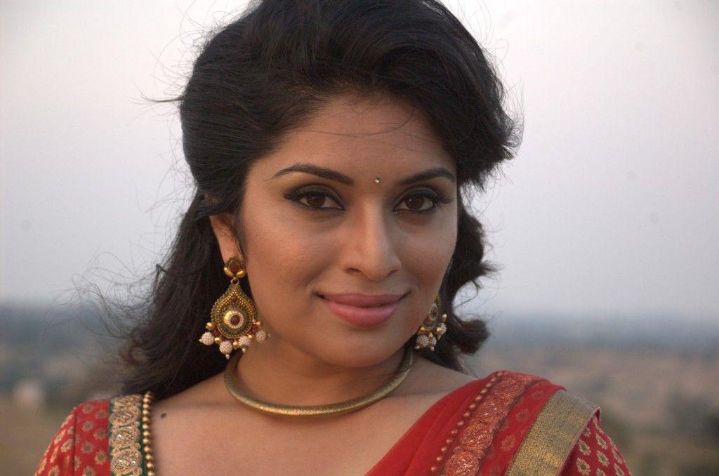 Hardhika Shetty Latest Hot Stills