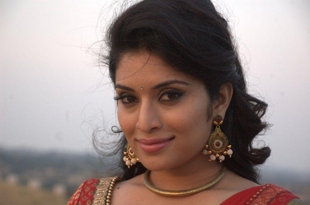 Hardhika Shetty Latest Hot Stills