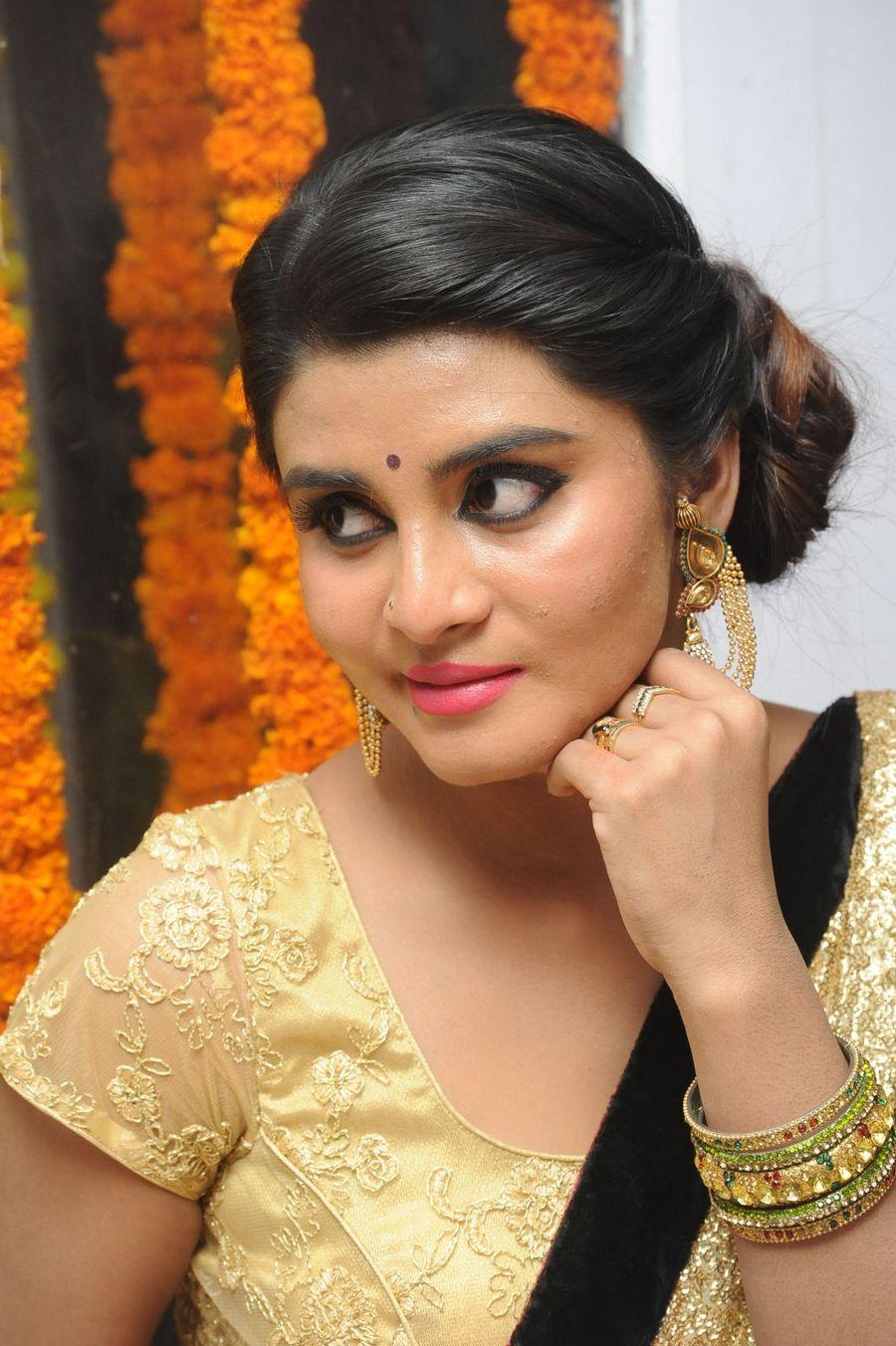 Harini stills At Valayam Movie Opening