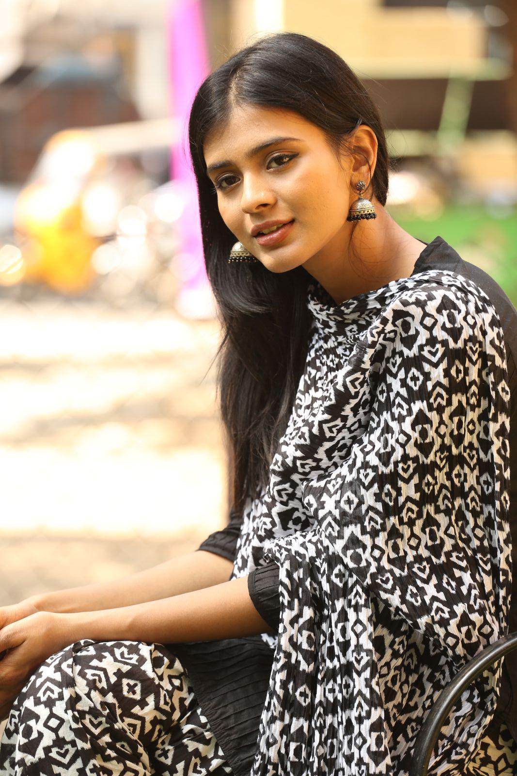 Heebah Patel Cute Pics