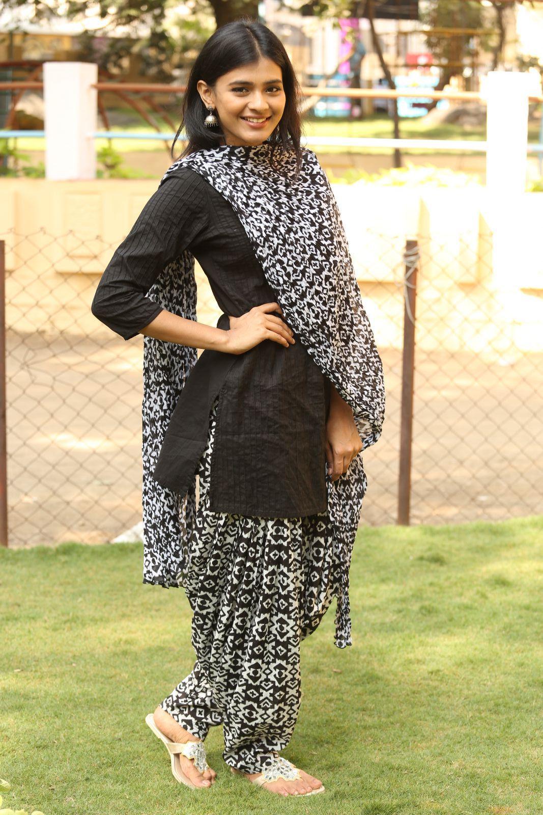 Heebah Patel Cute Pics