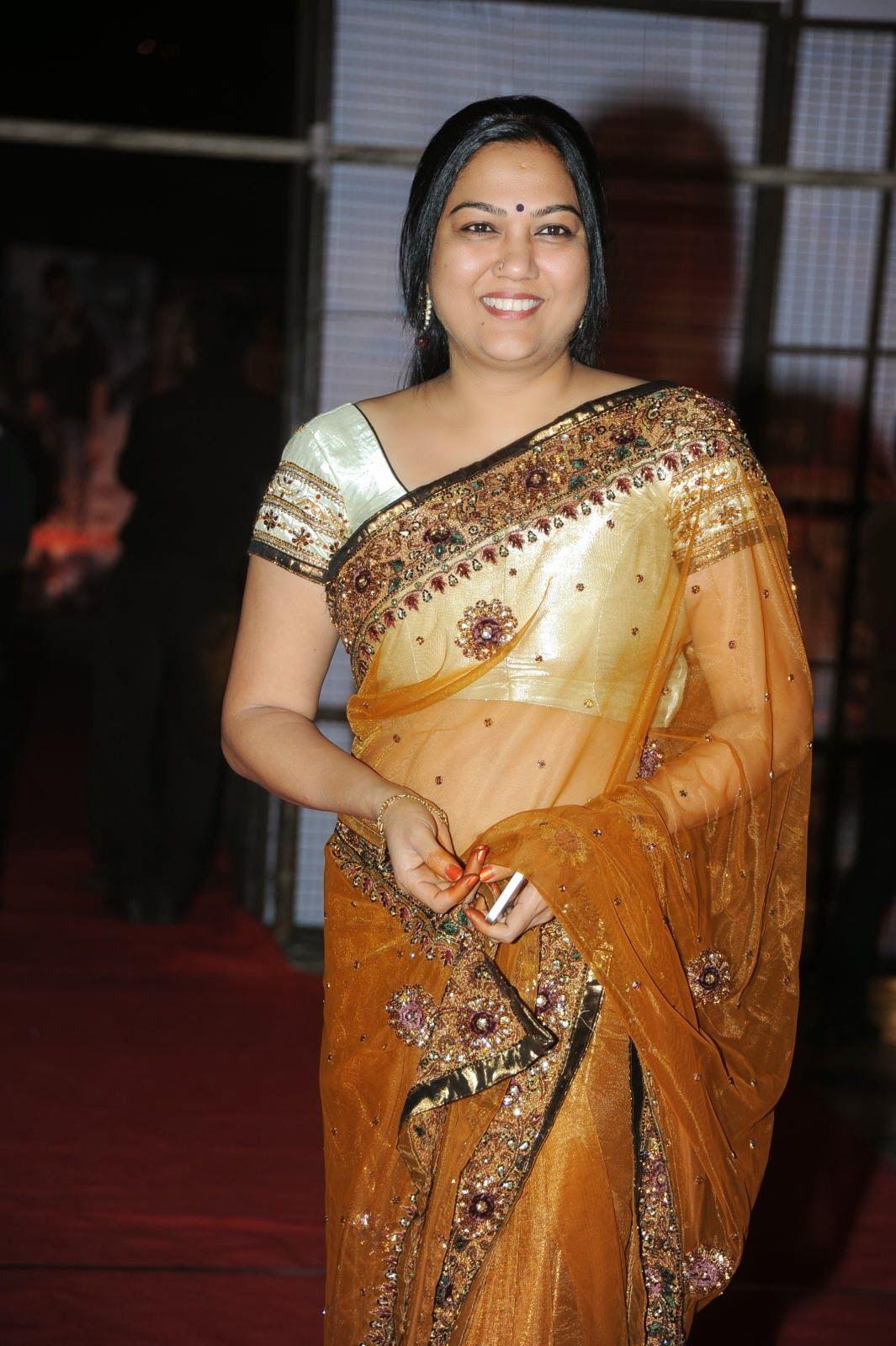 Hema Aunty Hot Saree Photos