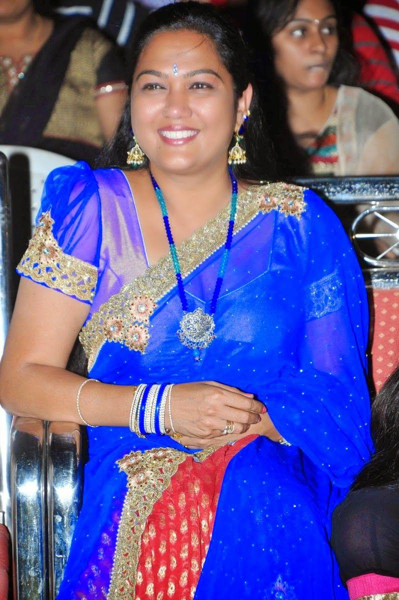 Hema Aunty Hot Saree Photos