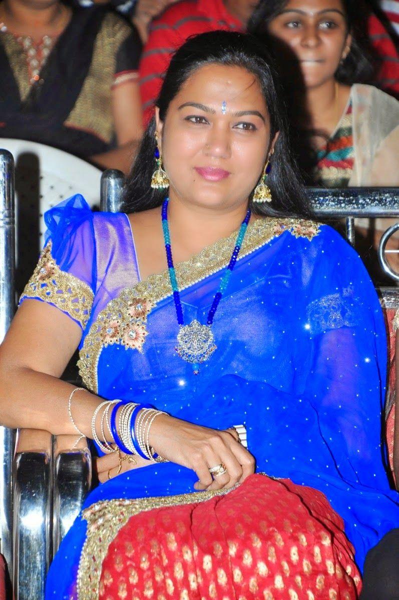 Hema Aunty Hot Saree Photos