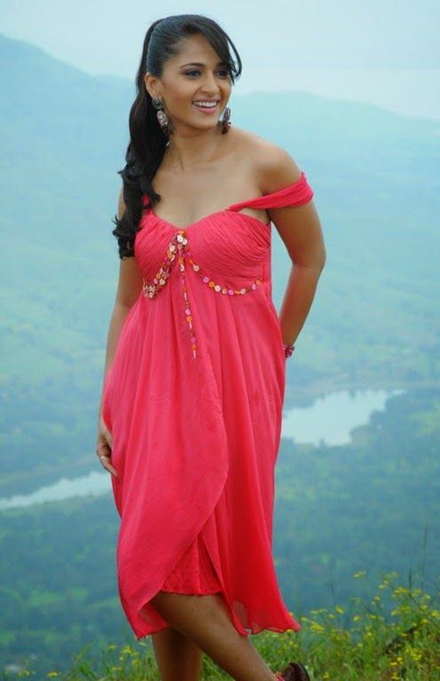 Hot Actress Anushka Frock Photos