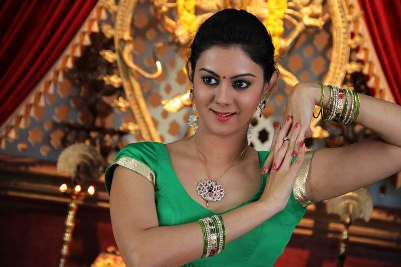 Hot Actress kamna jethmalani spicy pics