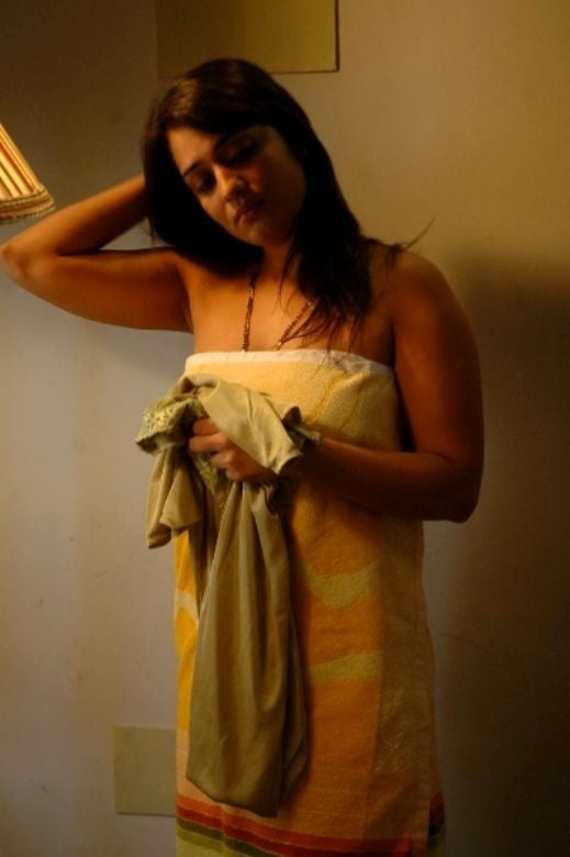 Hot Actress Nikitha Spicy rare pics