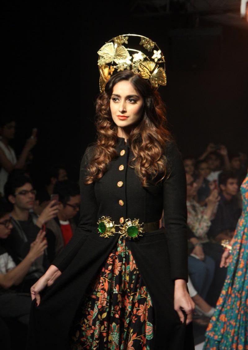 Ileana DCruz Walks at LFW Winter Festive