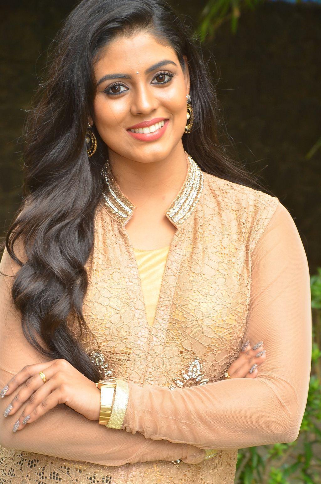Iniya Cute Beautiful Images