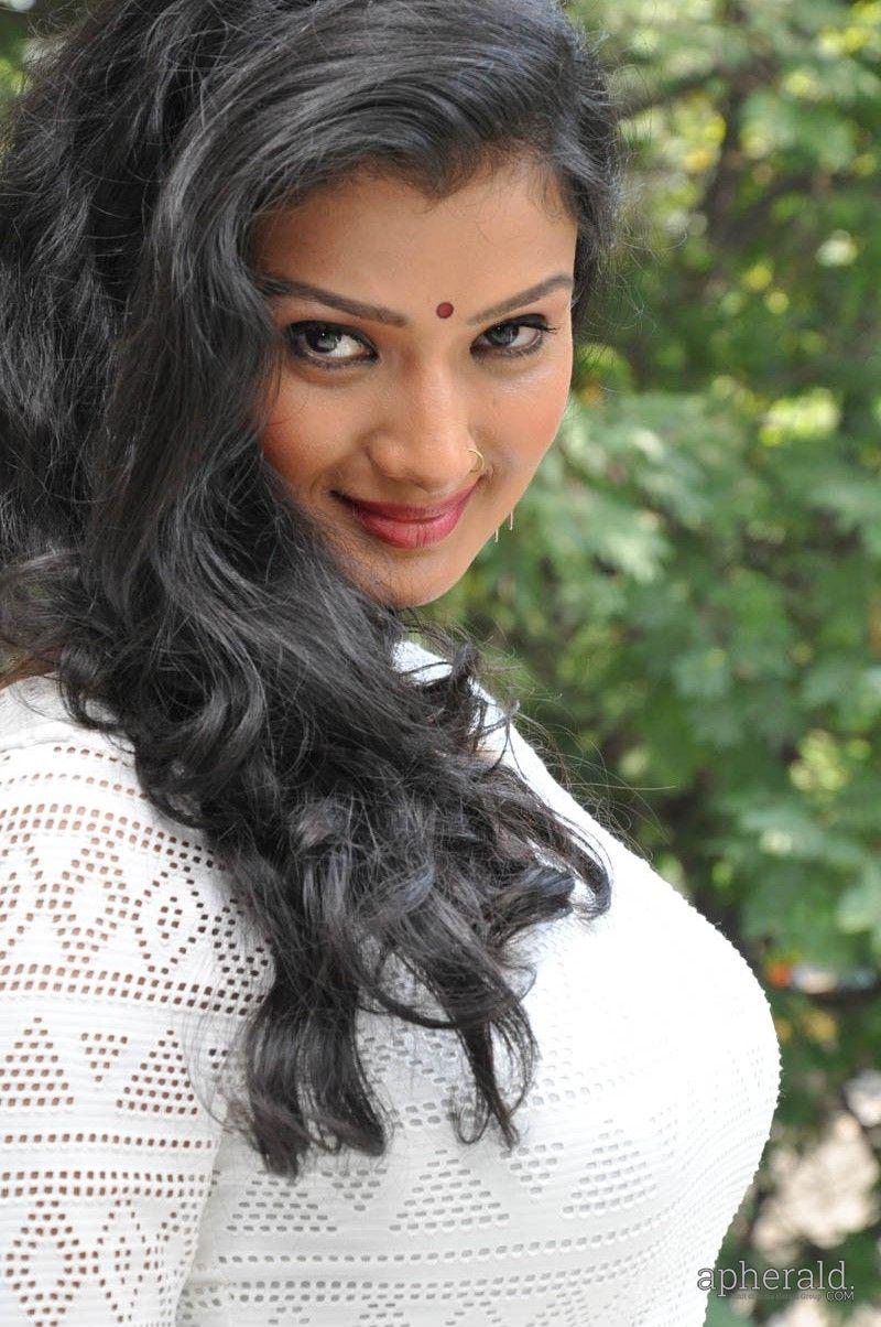 Ishita Vyas Stills
