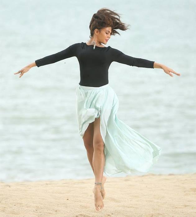 Jacqueline Fernandez Sexy Pics