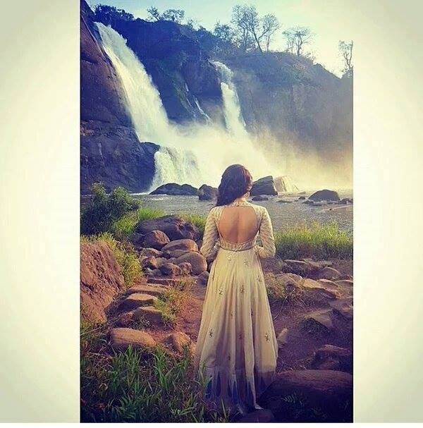 Kajal on Sardaar Gabbar Singh Shooting Spot Photos
