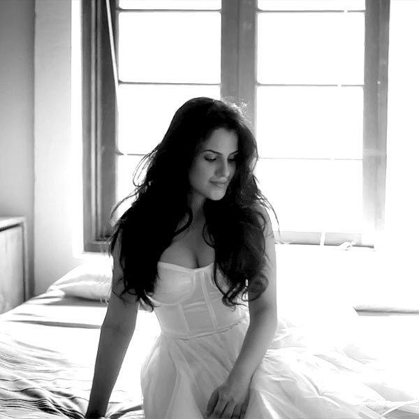 Kanishka Singh Sexy Hot Stills