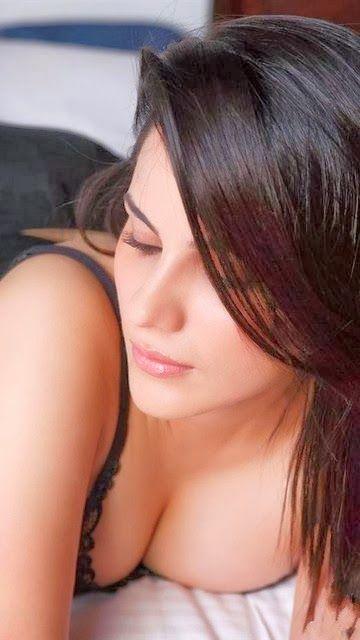 Kanishka Singh Sexy Hot Stills