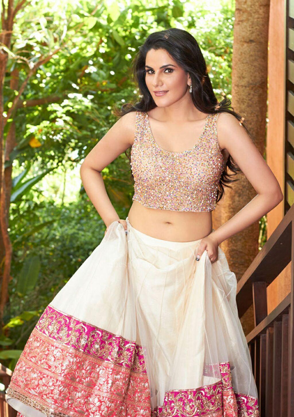 Kanishka Singh Sexy Hot Stills