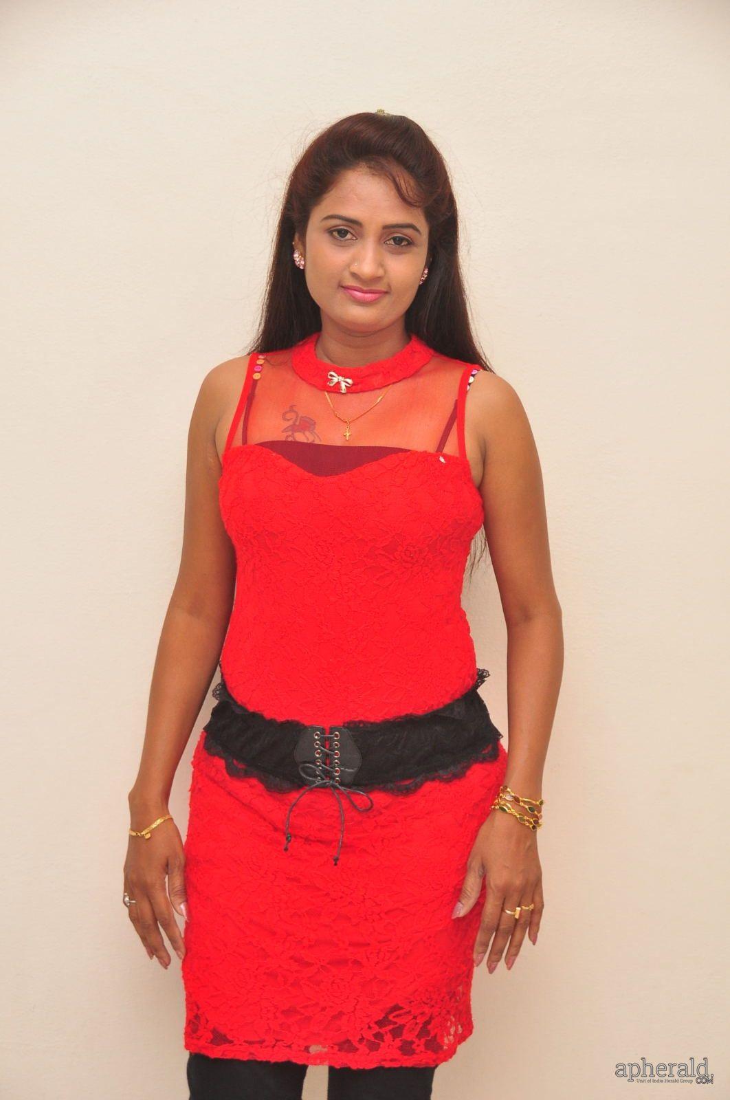 Kaveri Sexy Pics