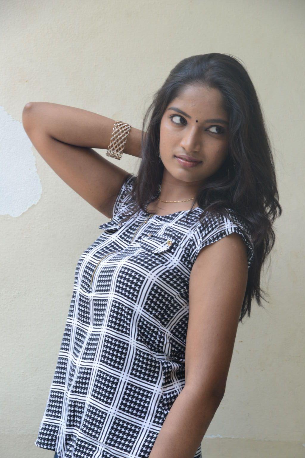 Keerthi Chowdary Cute Pics