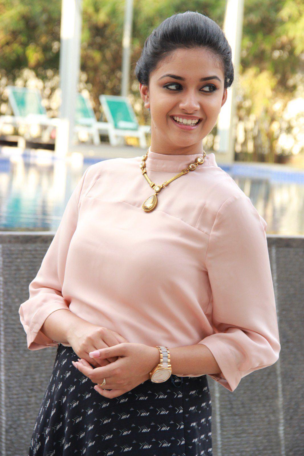 Keerthi Suresh Beautiful Pics