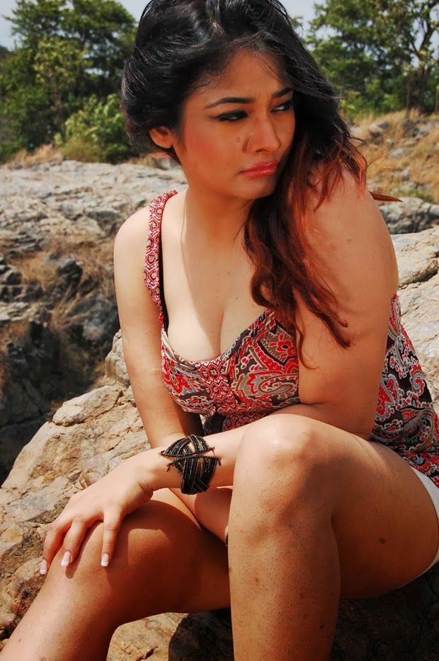 Spicy Actress Rathod Hot Stills