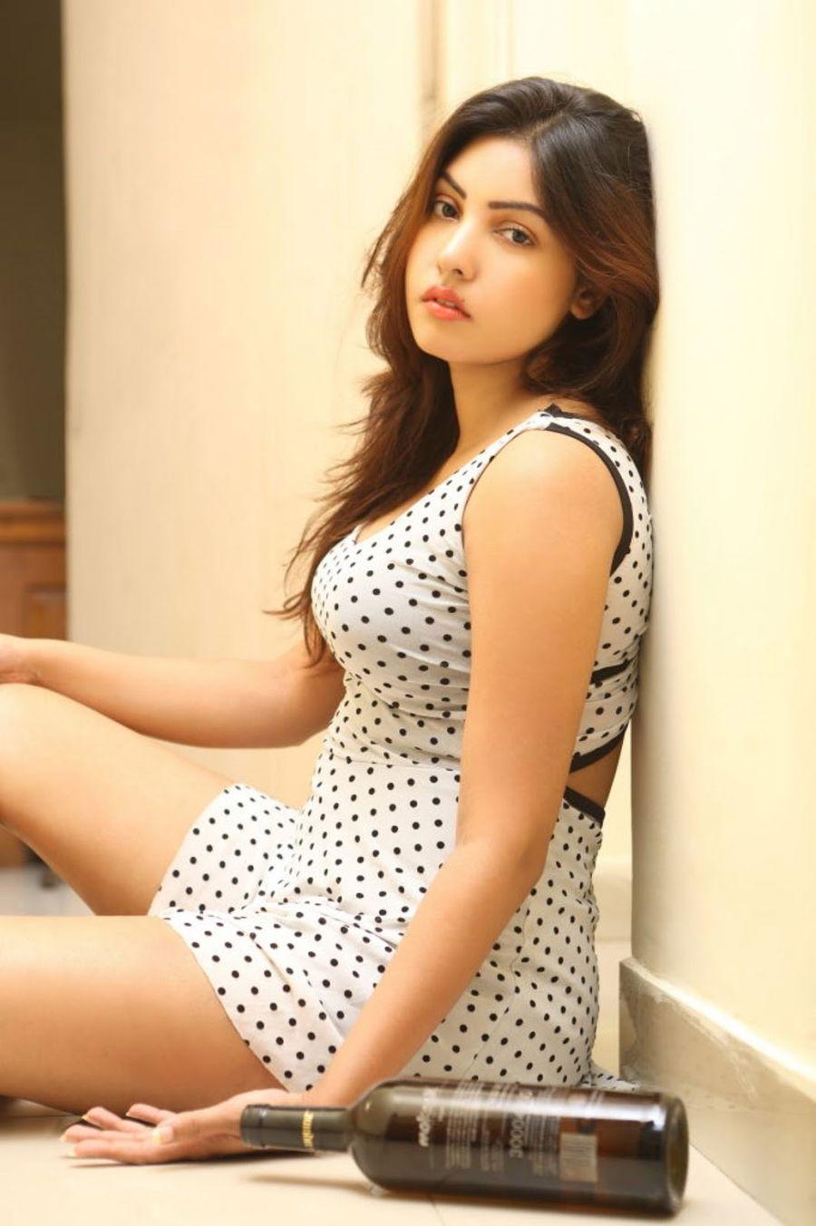 Komal Jha Hot Spicy Pics