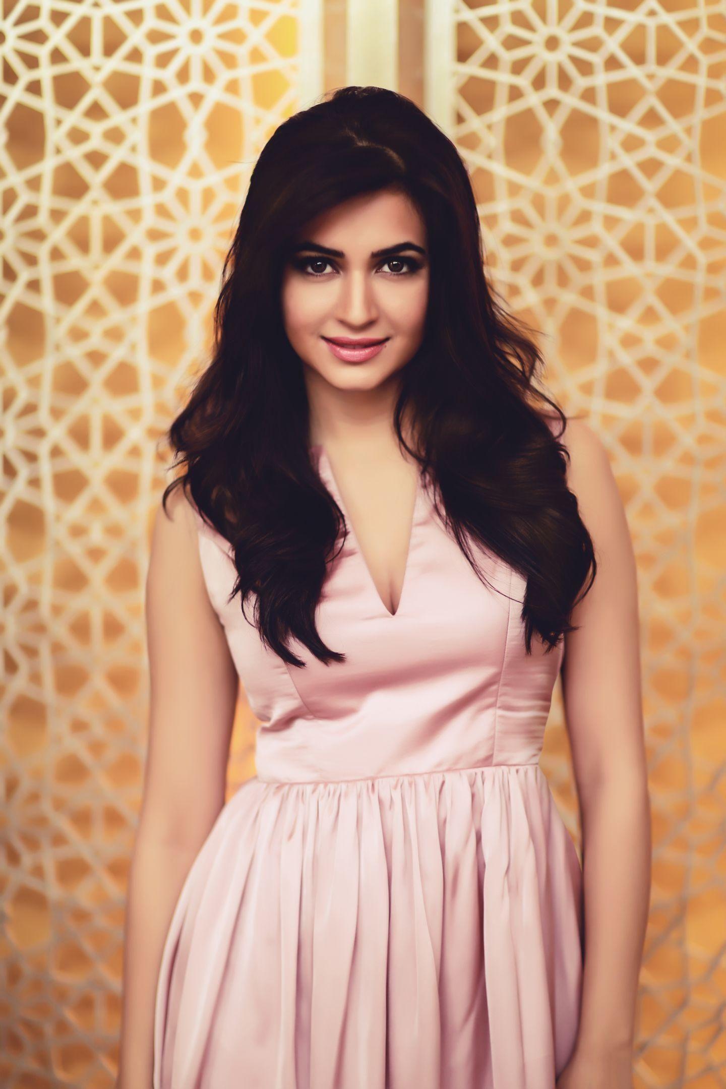 Kriti Kharbanda Latest Hot Photoshoot Stills