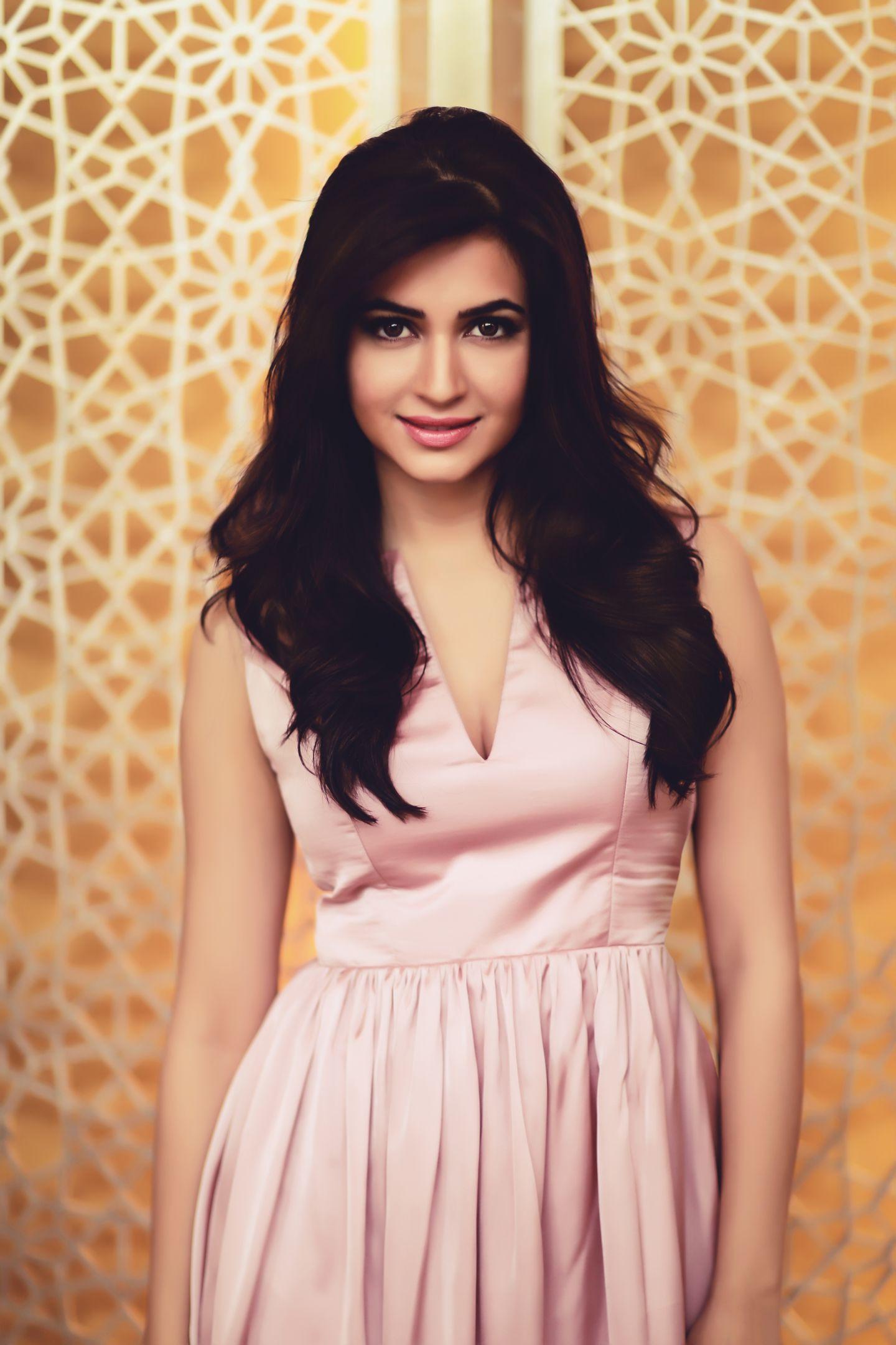 Kriti Kharbanda Latest PhotoShoot