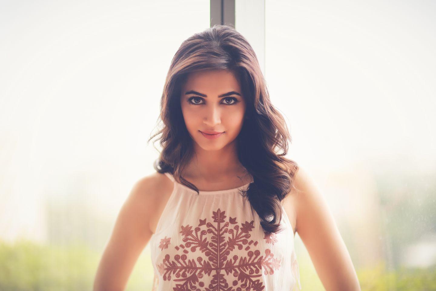 Kriti Kharbanda Latest PhotoShoot