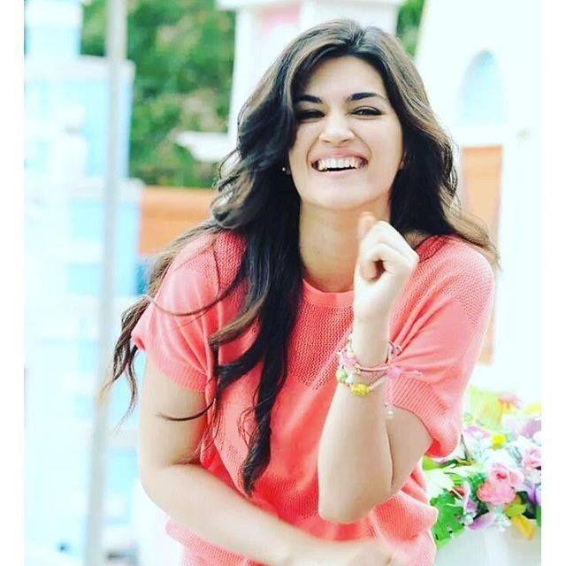 Kriti Sanon Beautiful Cute Photos
